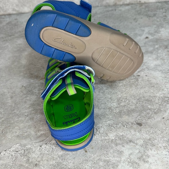 CLARKS BEACH MATE BOYS BLUE COMBI SYNTHETIC SANDALS UK SIZE 10.5 F KIDS. - Picture 6 of 7